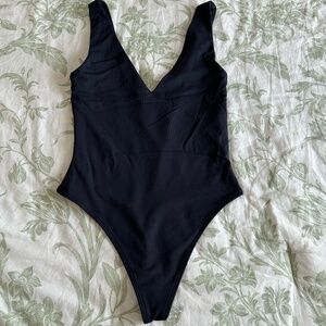 Aritzia Babaton BodySuit